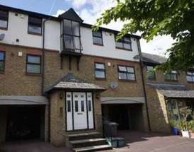 1 bedroom Flat for s...